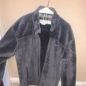 New Patagonia Jacket. Large. Great condition!!!!